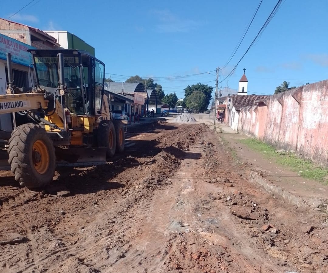 Eunápolis: serviço de pavimentação asfáltica começa a ser executado em ruas do Juca Rosa 19