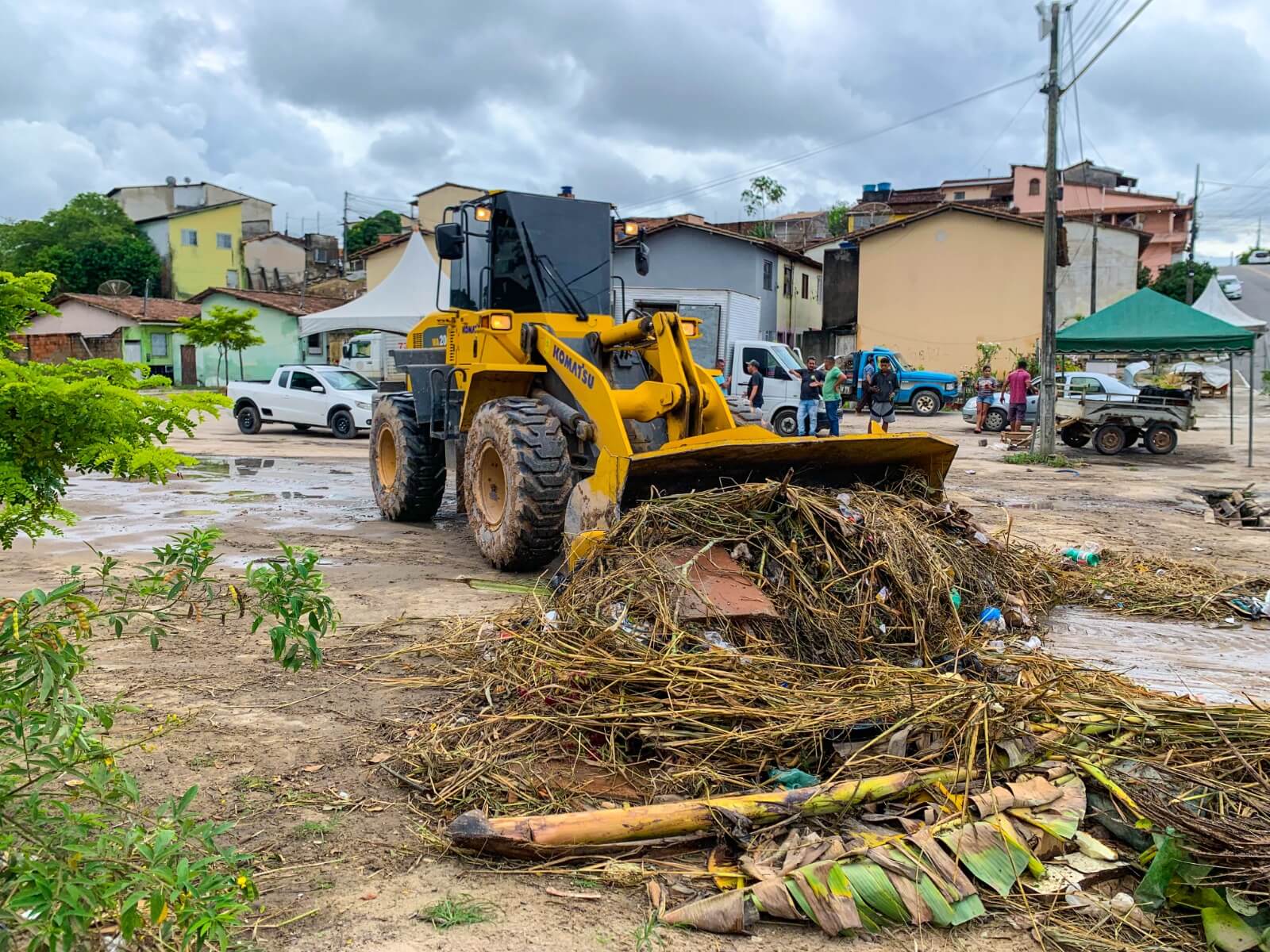 Prefeitura de Eunápolis segue destinando auxílio às famílias afetadas pelas chuvas 45