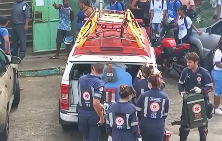 Jovem é preso após invadir escola com faca na Fazenda Grande I; aulas estão temporariamente suspensas 76