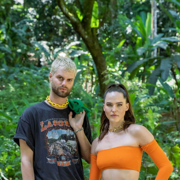 Homenageando o Brasil com single em português, SOFI TUKKER lança “Jacaré” 10