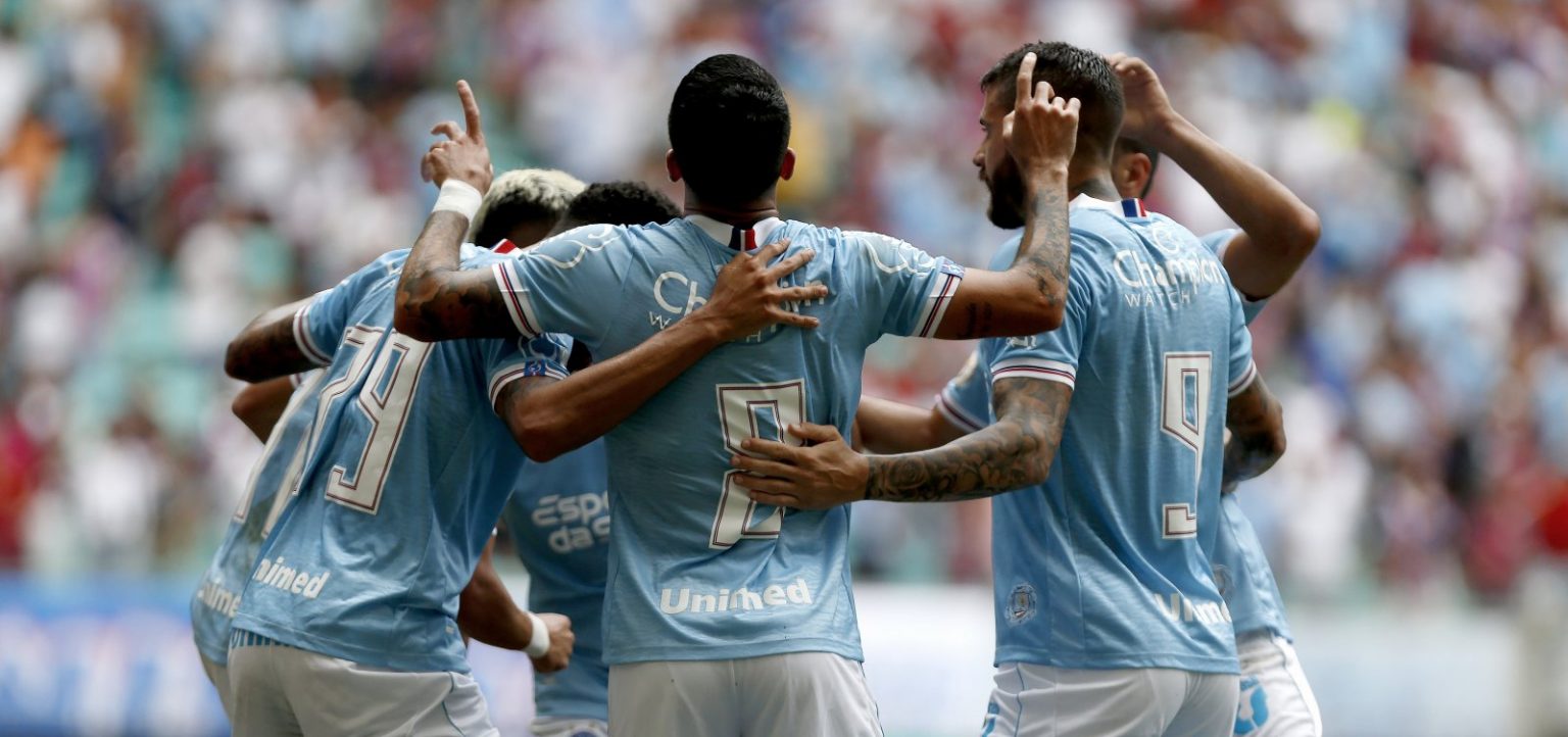 Bahia vence o Coritiba e conquista primeiro triunfo em casa pelo Brasileirão Bahia vence o Coritiba e conquista primeiro triunfo em casa pelo Brasileirão 11
