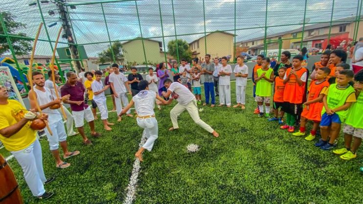 Prefeita Cordélia Torres realiza sonho da população do Parque da Renovação com entrega de quadra esportiva 29