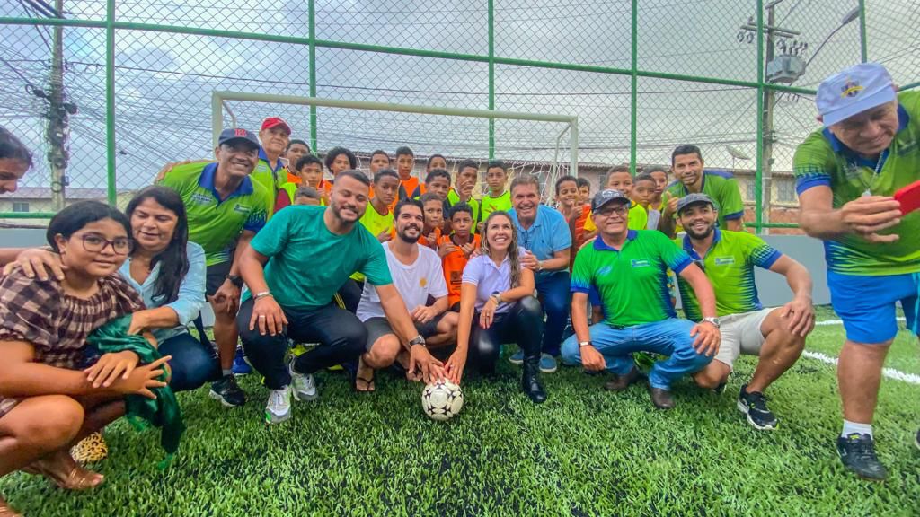 Prefeita Cordélia Torres realiza sonho da população do Parque da Renovação com entrega de quadra esportiva 23