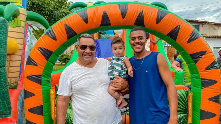 Prefeita Cordélia Torres realiza sonho da população do Parque da Renovação com entrega de quadra esportiva 15