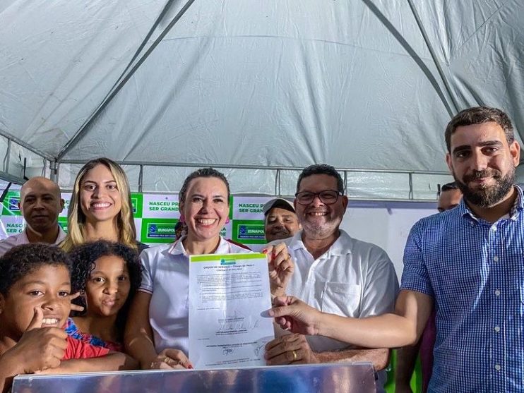 Prefeita Cordélia Torres assina ordem de serviço para pavimentação do bairro Alecrim I 10