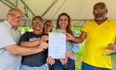 Cordélia Torres atende anseios da população do Km 12 com ordem de serviço de ponte capaz de suportar 30 toneladas 16