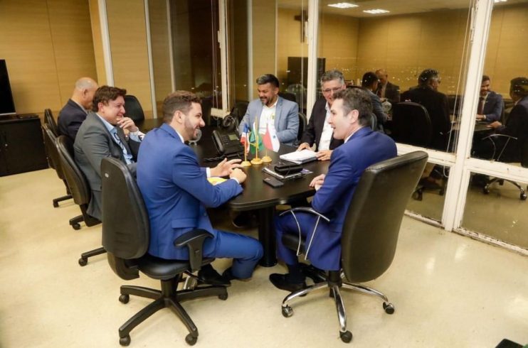 PREFEITO JÂNIO TEM DOIS DIAS DE BOM TRABALHO EM BRASÍLIA 15