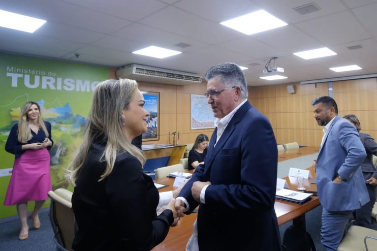 PREFEITO JÂNIO TEM DOIS DIAS DE BOM TRABALHO EM BRASÍLIA 11