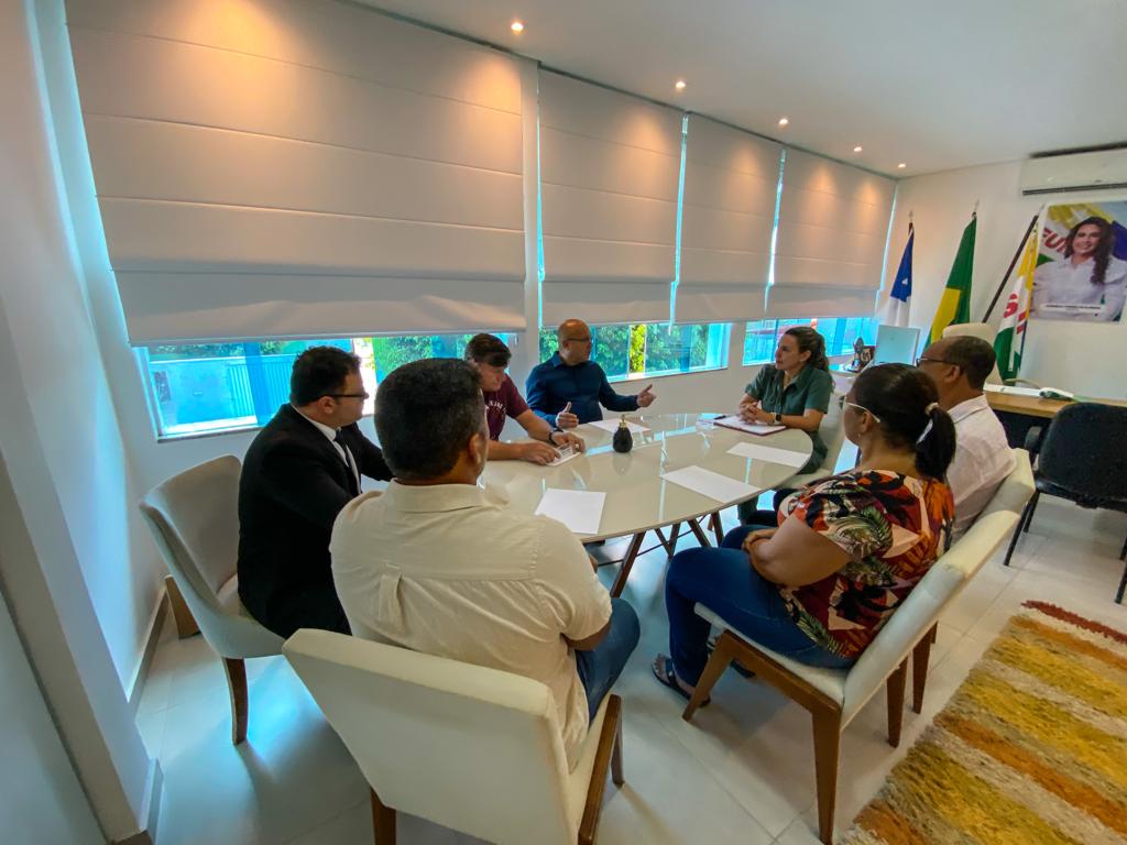 Prefeita Cordélia Torres atende apelo do comércio e transfere o feriado para 15 de maio 6