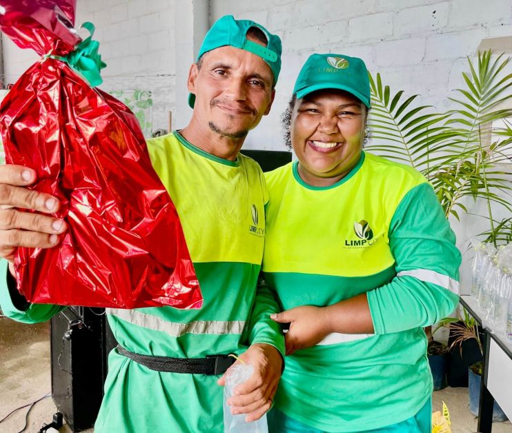 Prefeitura de Eunápolis reúne profissionais da limpeza em comemoração ao Dia do Gari 19