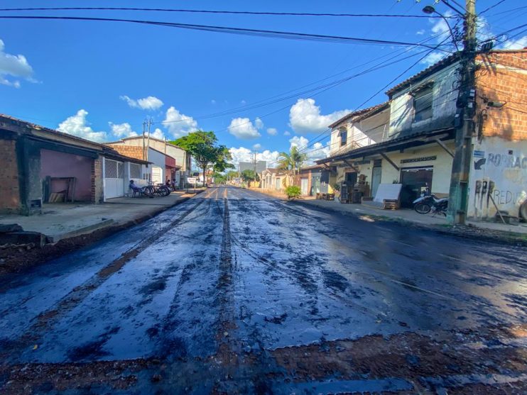 Prefeitura inicia etapa de aplicação de camada asfáltica em ruas do Juca Rosa 11