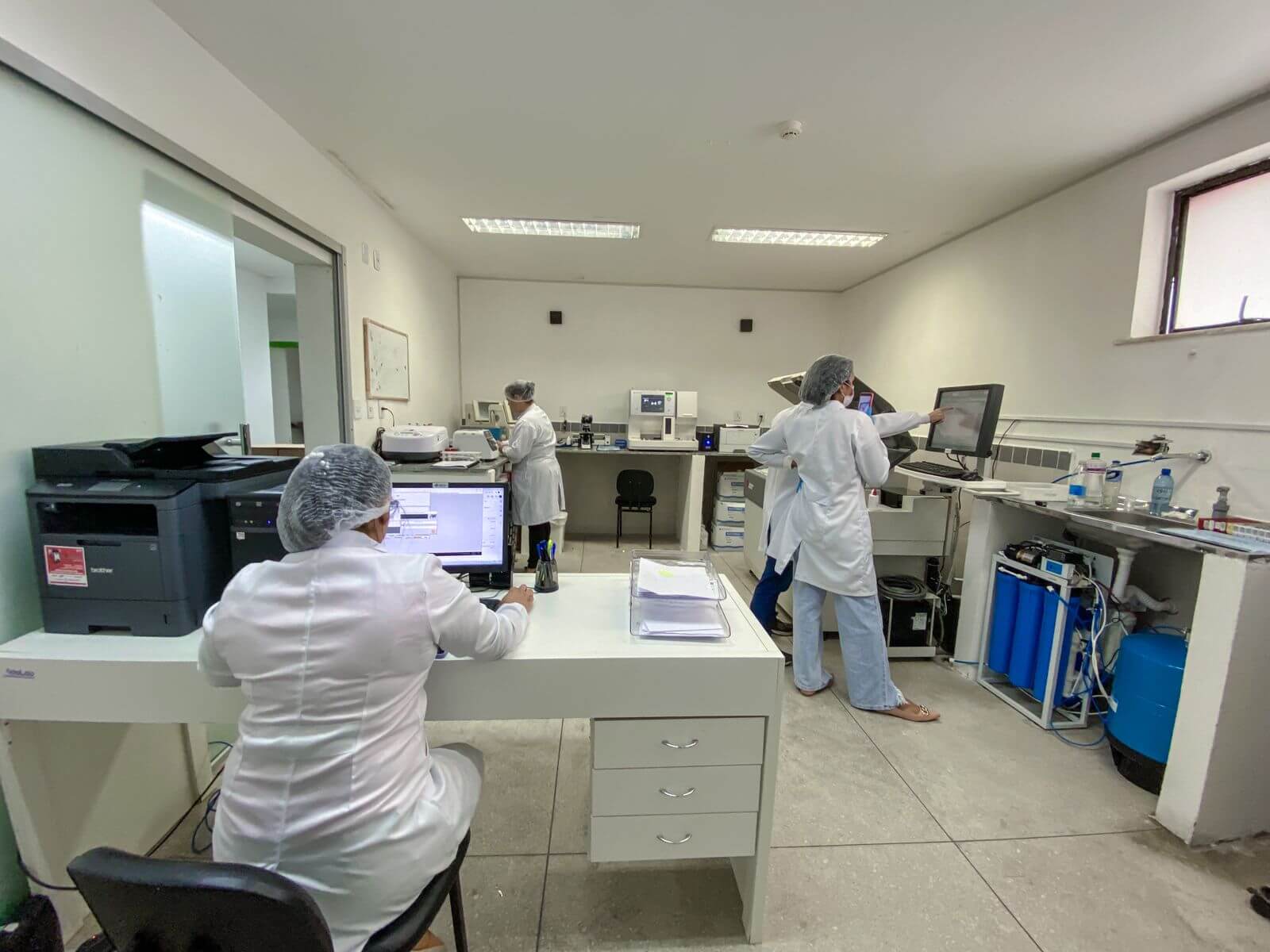 Hospital Regional de Eunápolis vivencia avanços com laboratório de análises 24h 26