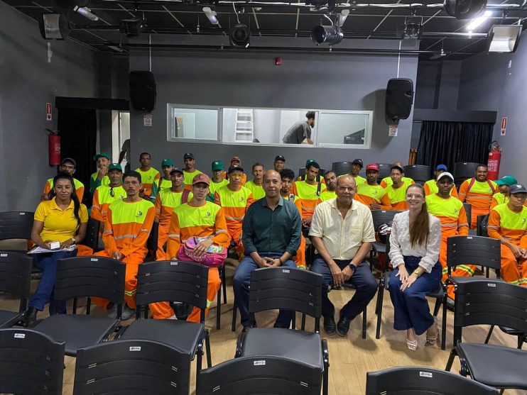 Prefeitura de Eunápolis promove palestra sobre segurança no trabalho para profissionais da limpeza 12