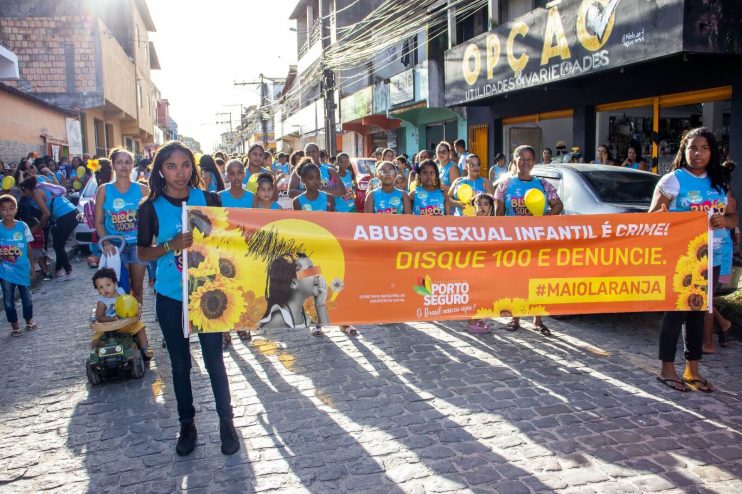 Maio Laranja: autoridades e estudantes participam de passeata no bairro Baianão 11