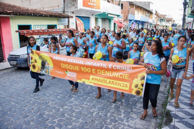 Maio Laranja: autoridades e estudantes participam de passeata no bairro Baianão 19