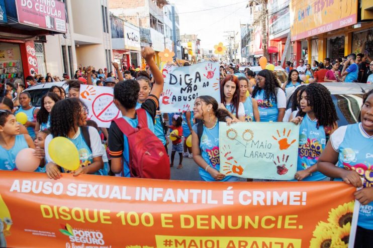 Maio Laranja: autoridades e estudantes participam de passeata no bairro Baianão 33