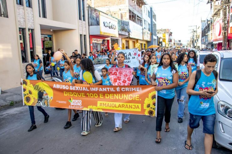 Maio Laranja: autoridades e estudantes participam de passeata no bairro Baianão 10