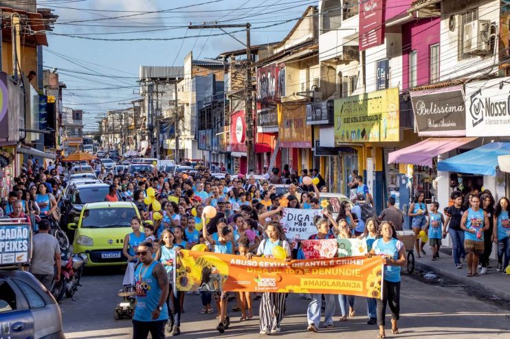 Maio Laranja: autoridades e estudantes participam de passeata no bairro Baianão 13