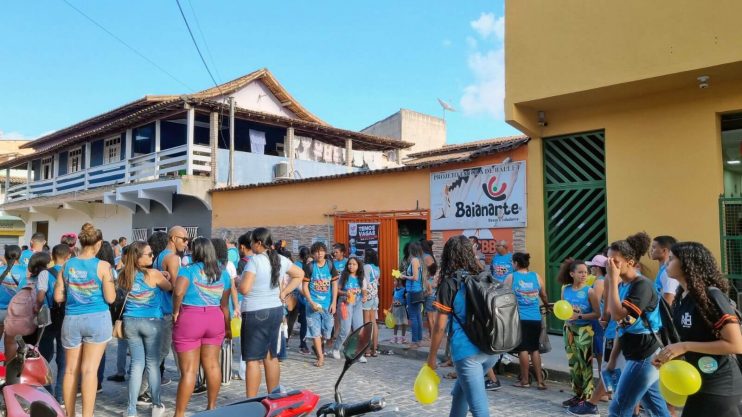 Maio Laranja: autoridades e estudantes participam de passeata no bairro Baianão 29