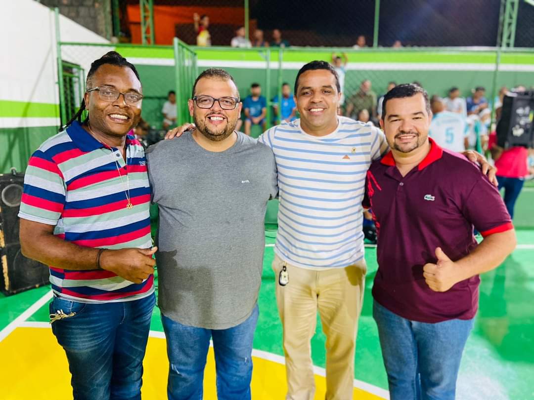 Prefeito de Itagimirim reinaugura quadra de esportes no distrito de União Baiana 9
