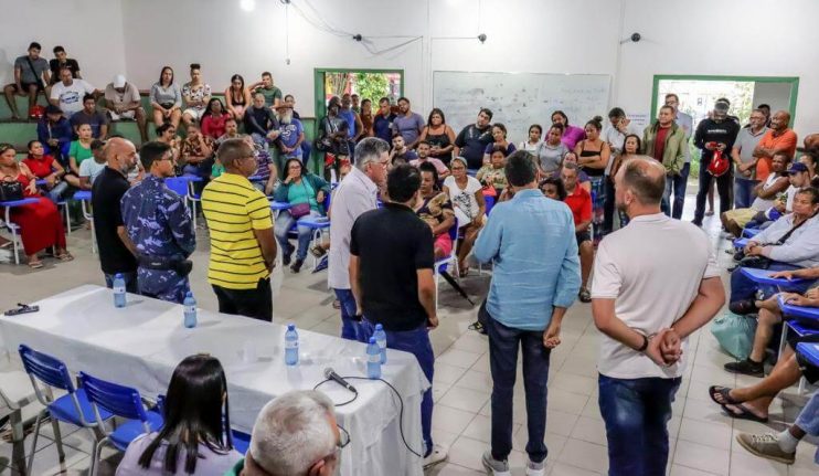 Prefeito Jânio Natal participa de reunião com ambulantes 19