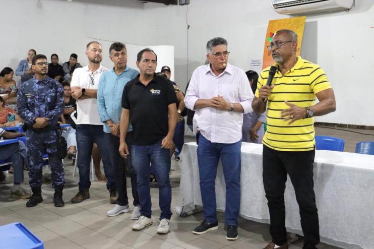 Prefeito Jânio Natal participa de reunião com ambulantes 16