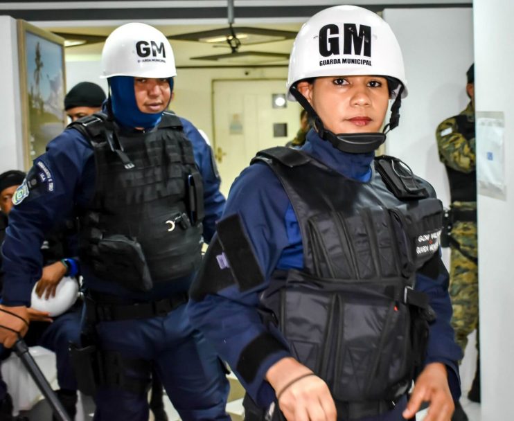 Naiara Azevedo reúne multidão na segunda noite do São João de Porto Seguro 10