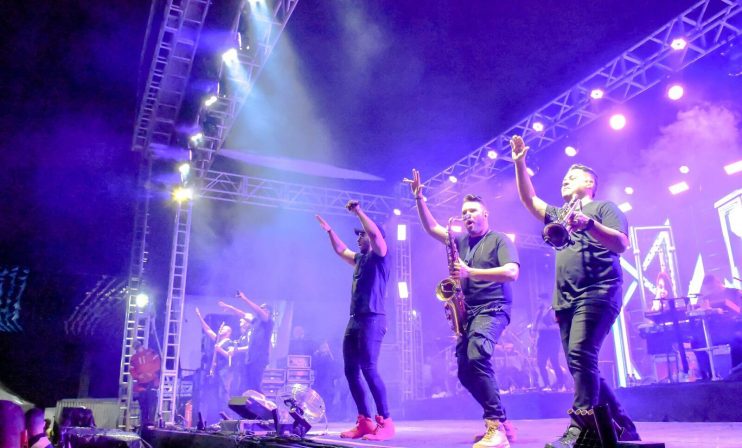 Naiara Azevedo reúne multidão na segunda noite do São João de Porto Seguro 20