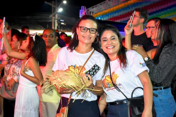 Porto Seguro ganha show surpresa na noite de São João 19