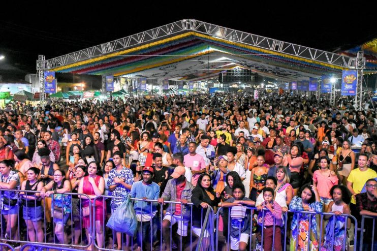 Porto Seguro ganha show surpresa na noite de São João 12