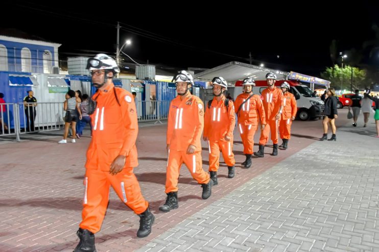 Porto Seguro ganha show surpresa na noite de São João 13