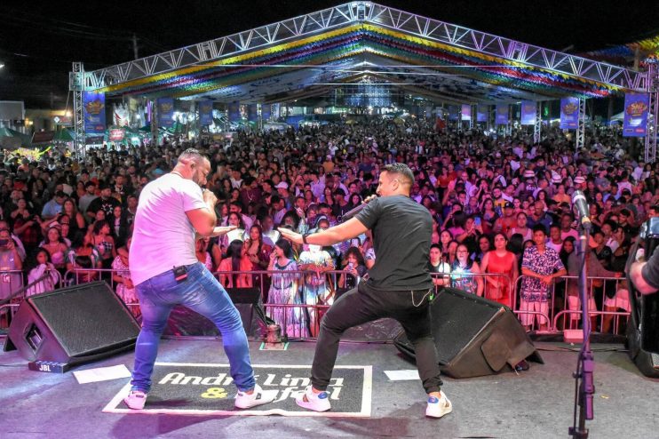Porto Seguro ganha show surpresa na noite de São João 25