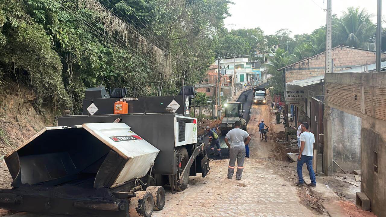 Ladeira do Guanabara está sendo asfaltada 40