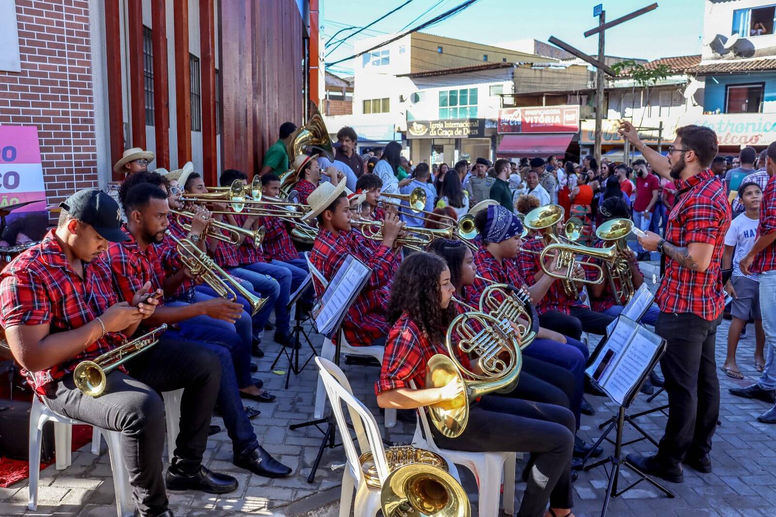JÂNIO INAUGURA NOVO CENTRO MÉDICO DO BAIANÃO 21