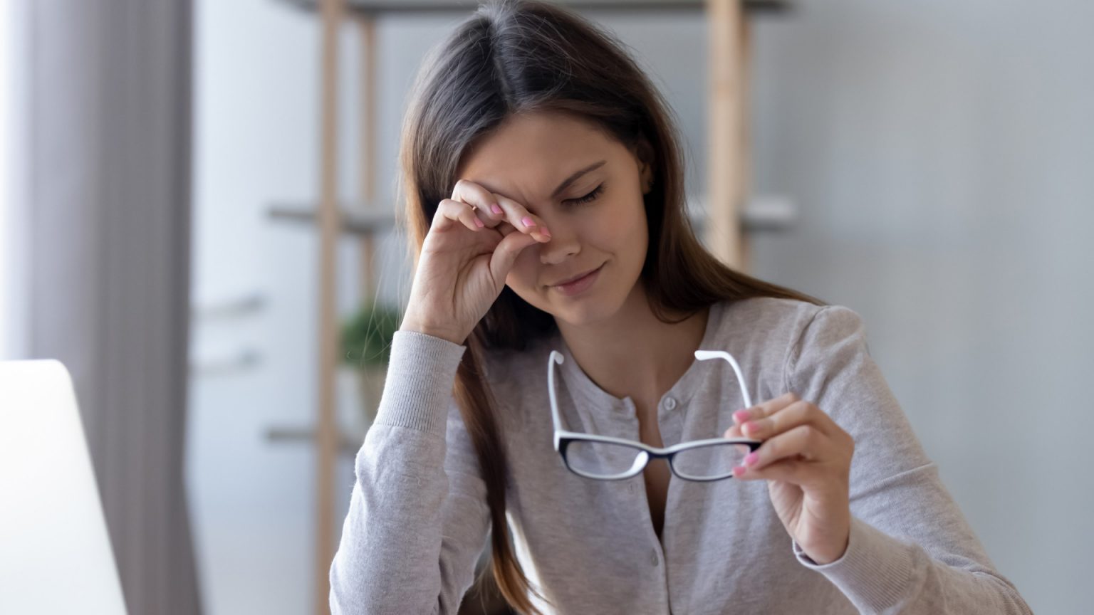 Sente que tem sempre os olhos doloridos? Pode ser um sinal deste problema 5