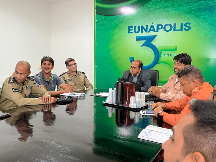 Gestão municipal reúne órgãos de segurança para planejar proteção do público na Vila do Forró 2023 4
