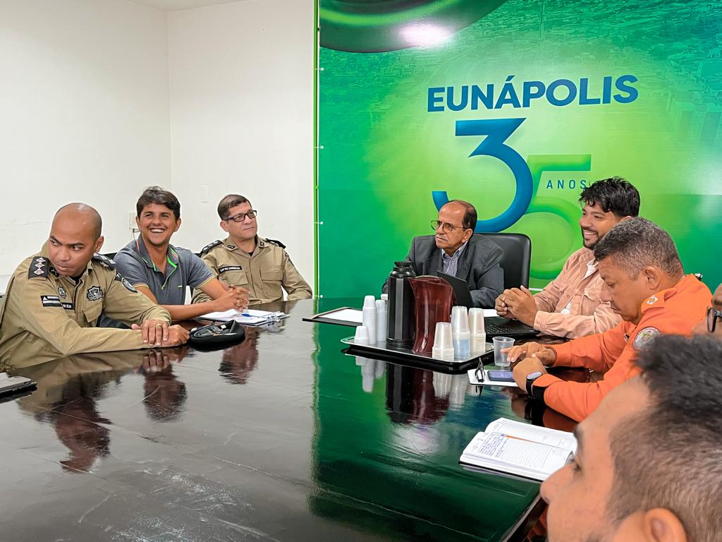 Gestão municipal reúne órgãos de segurança para planejar proteção do público na Vila do Forró 2023 76