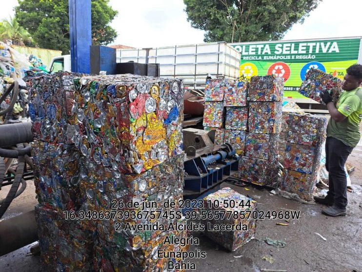 Catadores/as de recicláveis reciclaram 10.567 Kg gerando um faturamento de R$ 16.743,30 11
