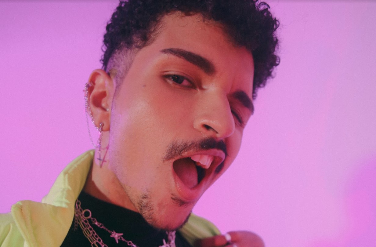 DeLuca reúne curiosidades sobre o clipe de seu novo single “VACILOU” 5