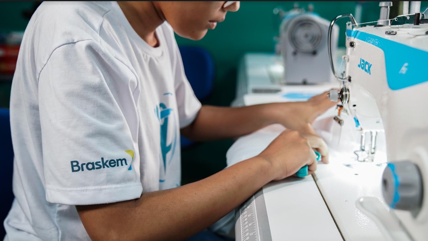 Ponto da Moda abre inscrições para curso gratuito de costura industrial em Salvador 2