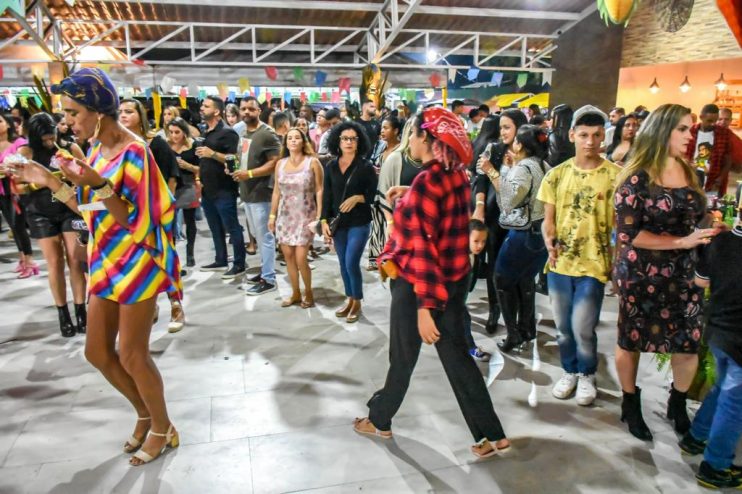 Festa do São Pedro Social arrecada 12 toneladas de alimentos 13