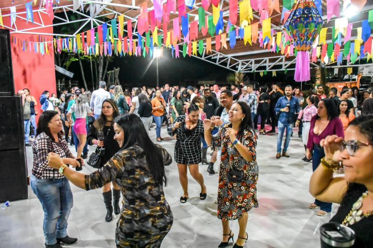 Festa do São Pedro Social arrecada 12 toneladas de alimentos 10