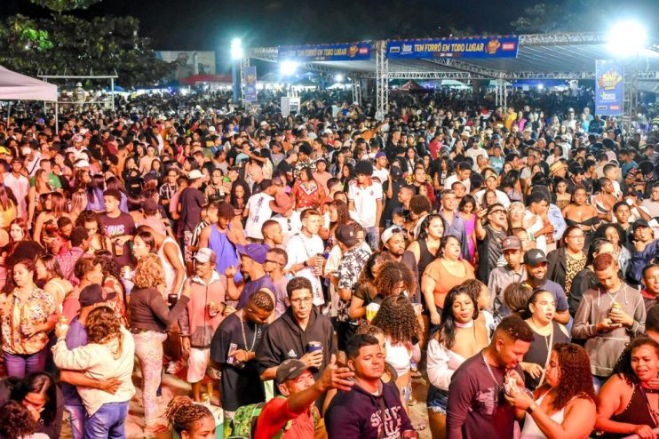 Porto Seguro encerra festejos de São João com grande festa no Baianão. 17