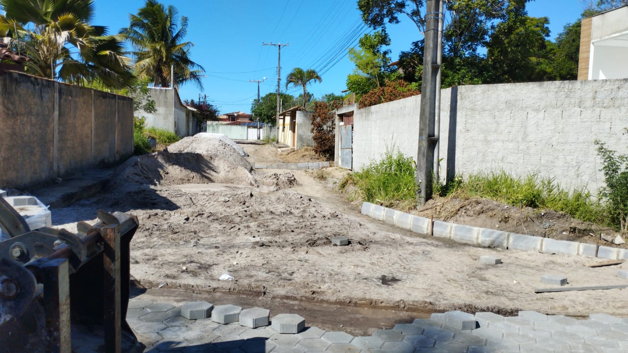 Pavimentação na Alameda Flamboyant é concluída no Village III 82