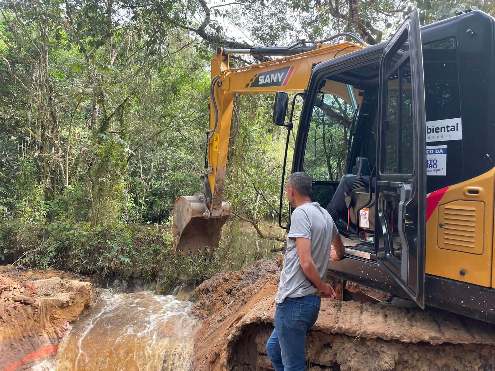 PROBLEMA RESOLVIDO - Trecho da Matinha, na estrada que liga Trancoso a Itaporanga, recebe ação completa de infraestrutura 6