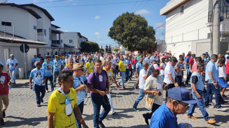 Prefeitura apoia Encontro Diocesano Terço dos Homens em Eunápolis 16