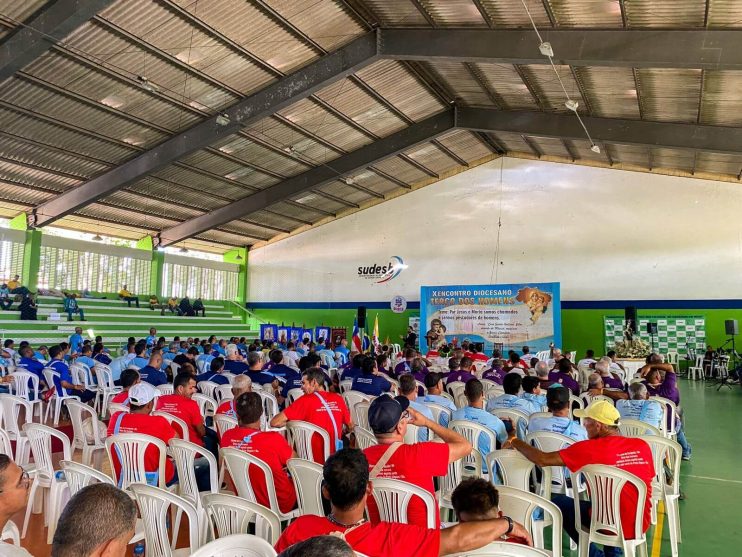 Prefeitura apoia Encontro Diocesano Terço dos Homens em Eunápolis 27