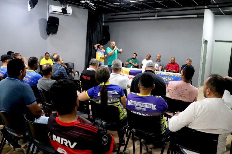 Prefeitura anuncia apoio à seleção de Eunápolis durante apresentação dos atletas para o Intermunicipal 18