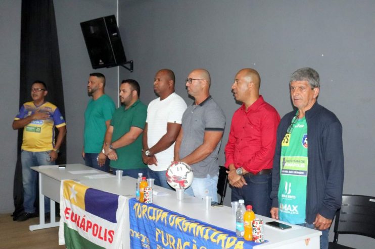 Prefeitura anuncia apoio à seleção de Eunápolis durante apresentação dos atletas para o Intermunicipal 15