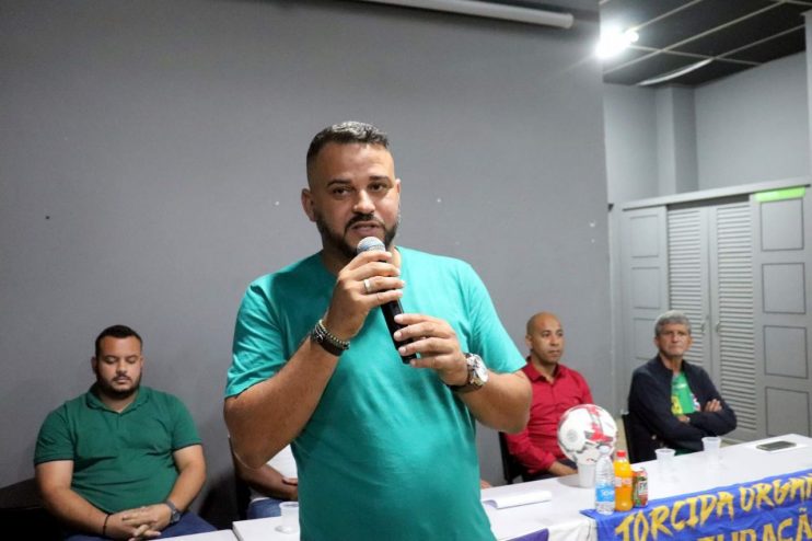 Prefeitura anuncia apoio à seleção de Eunápolis durante apresentação dos atletas para o Intermunicipal 12